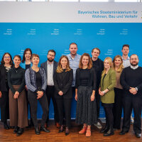 Gruppenbild der Absolventen aus dem Fachbereich Hochbau und Städtebau